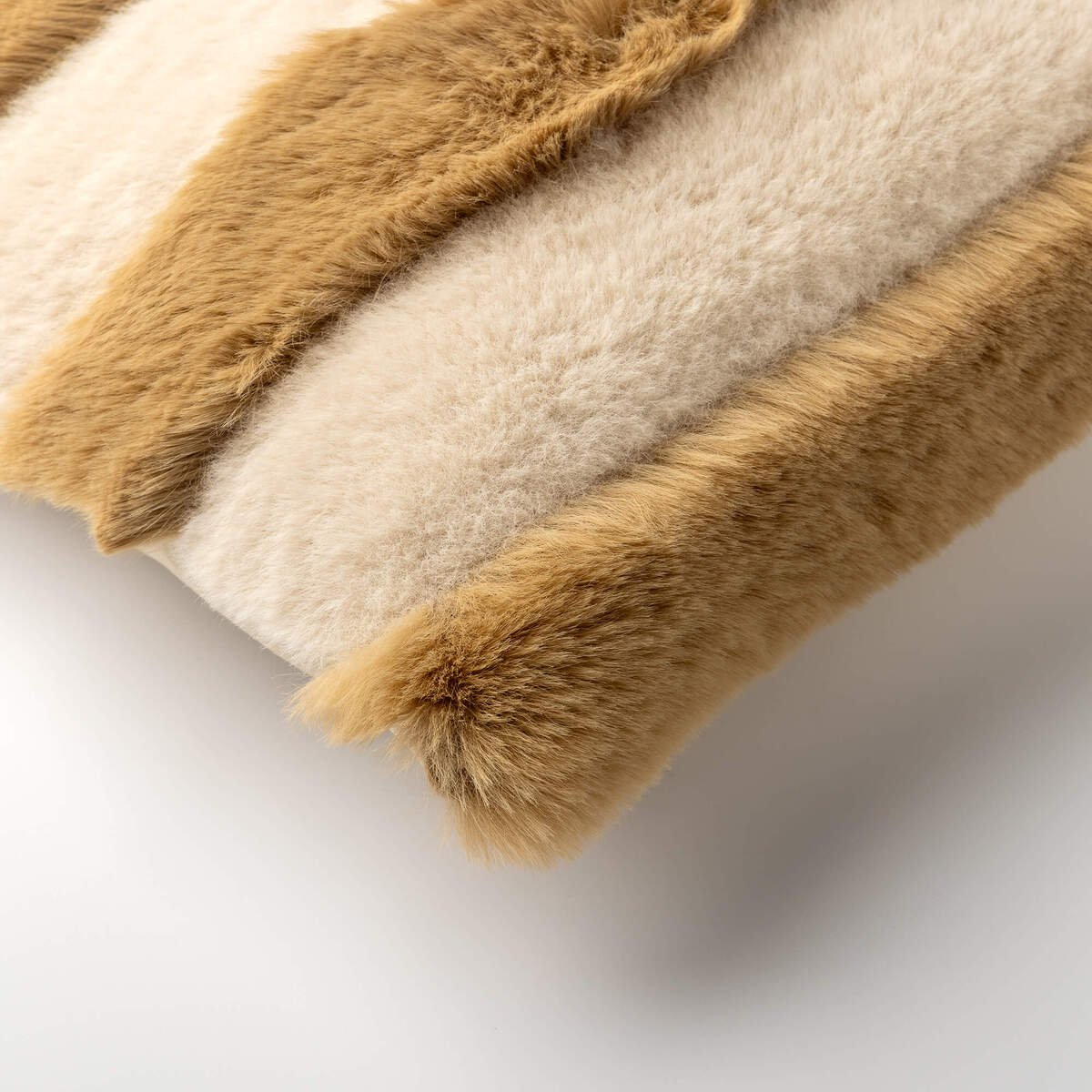 Dutch Decor ELLIE - Cushion 30x50 cm - Irish Cream - Beige